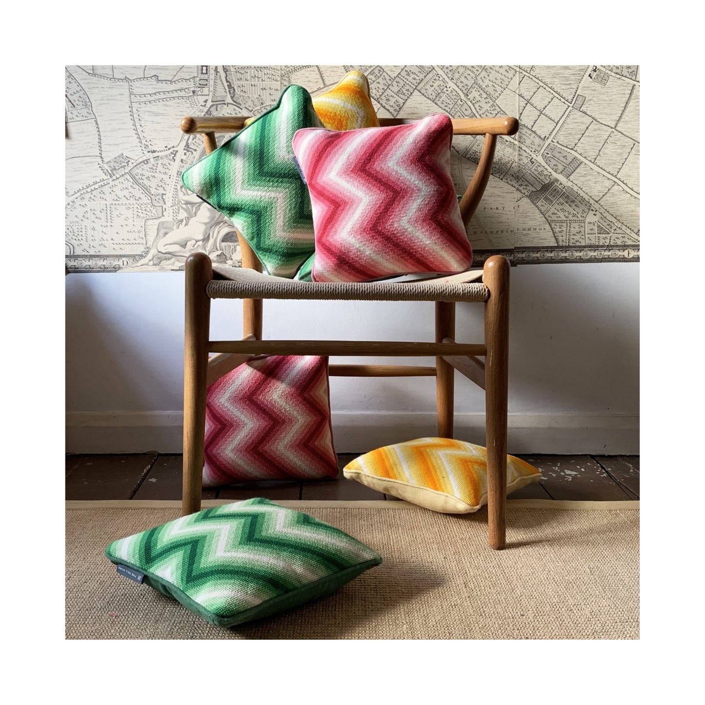 Zig-Zag Cushion - Pink